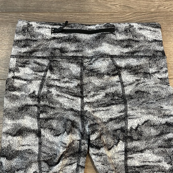 Lululemon 21” Leggings - Picture 5 of 5